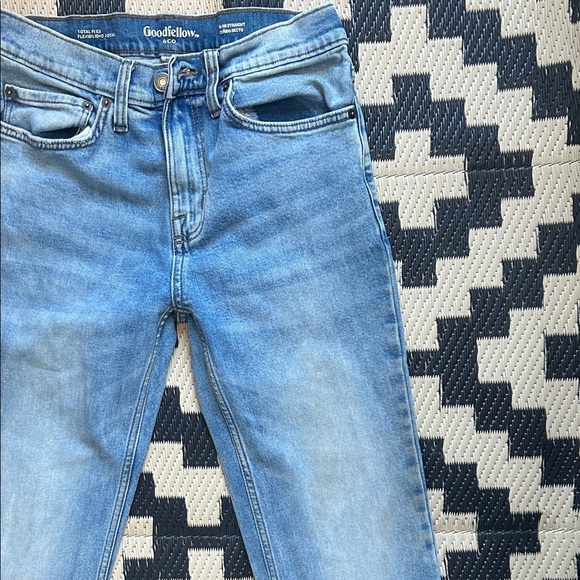 Men's 30x33 Light Blue Wash Jeans - Picture 3 of 5